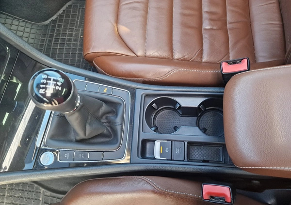 Volkswagen Golf cena 38900 przebieg: 304000, rok produkcji 2013 z Toruń małe 301